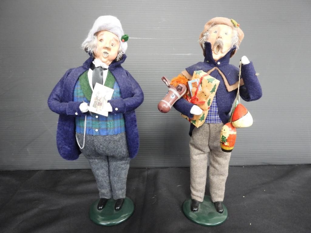 LOT OF 2 BYERS CHOICE CAROLERS XMAS  (1 of 5)