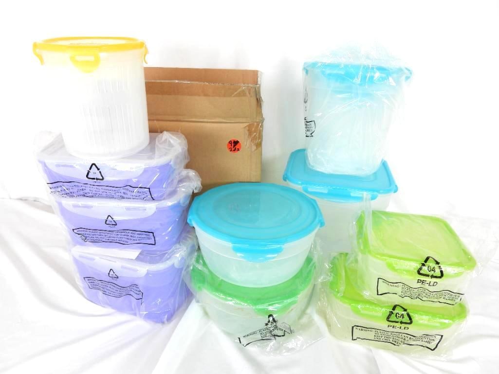 POSSIBLE DREAMS CLOTHTIQUE Scratching Post Santa (1 of 4)