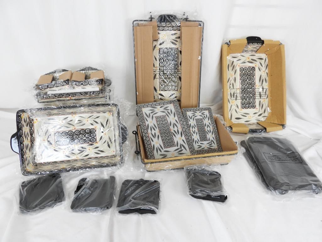 NEW LOT OF 16 TEMPTATIONS OVEN-TO-TABLE SET (1 of 4)