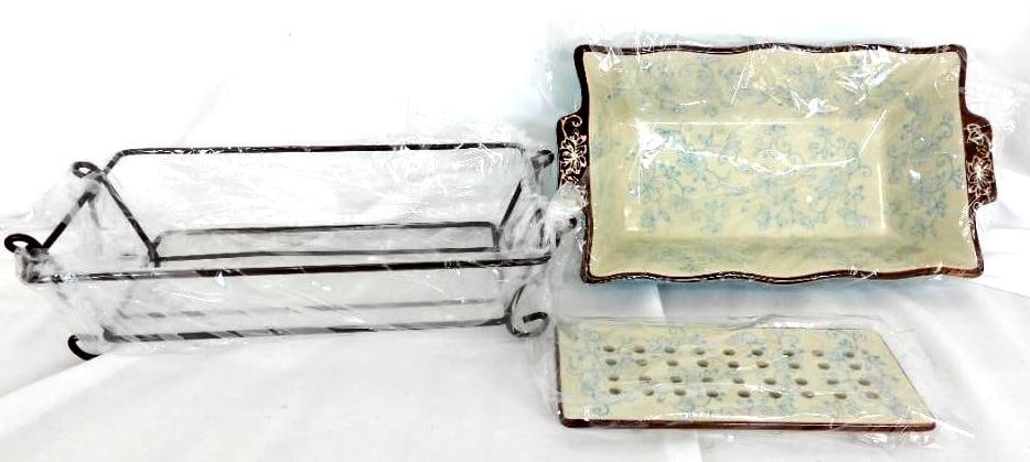 LOT OF 3 BYERS CHOICE CAROLERS, EASTER, SIGNED (1 of 3)