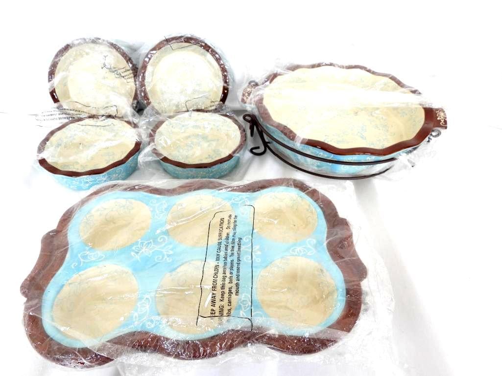 NEW LOT OF 6 TEMPTATIONS PRESENTABLE OVENWARE: LOT OF 6 TEMPTATIONS PRESENTABLE OVENWARE MUFFIN PAN AND BAKING BOWLS: (All dishes on this set have the same blue, cream, and brown floral design and two matching wire trays for the larger dish +
