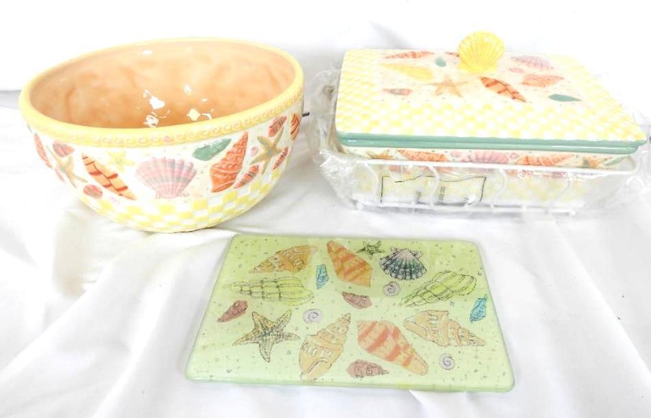 NEW LOT OF 3 TEMPTATIONS PRESENTABLE OVENWARE: LOT OF 3 TEMPTATIONS PRESENTABLE OVENWARE SUMMER SHELLS SERVING SET: (All items in this set have matching seashell beach design) 1 Glass trivet with matching wire frame L9.5"xW7"xH3"; 1 rectangular