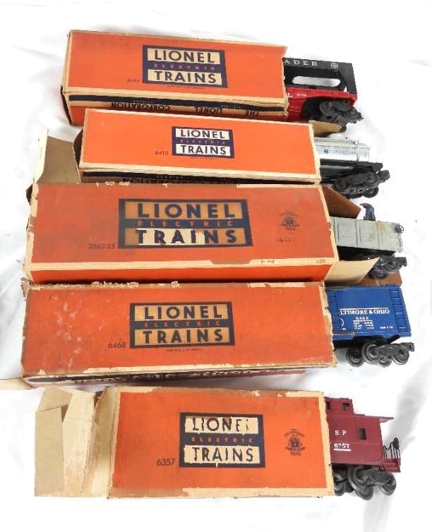 LOT of 5 Vintage Lionel O Gauge trains in original boxes. (1 of 7)