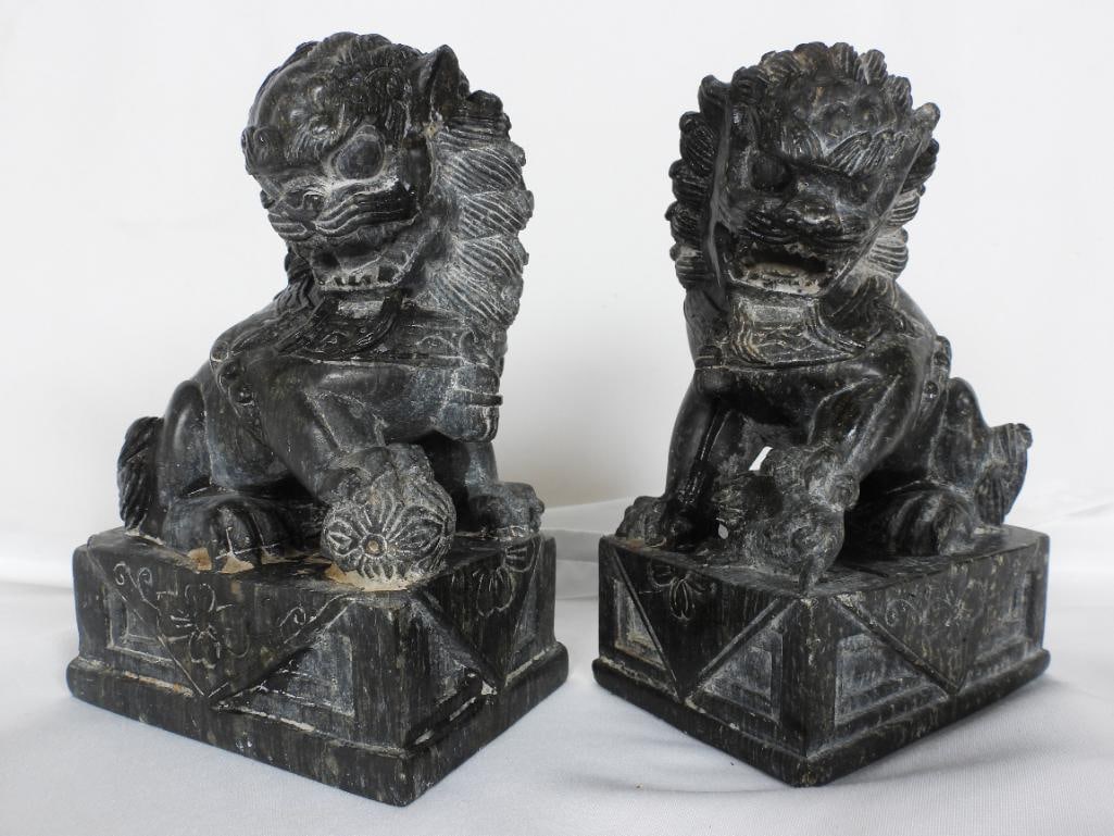 LOT OF 2 Vintage Chinese Black Soapstone Carved Foo Dogs: LOT OF 2 vintage CHINESE :2 Black Chinese soapstone "Foo dog" statues L4"xW2.5"xH6.5"