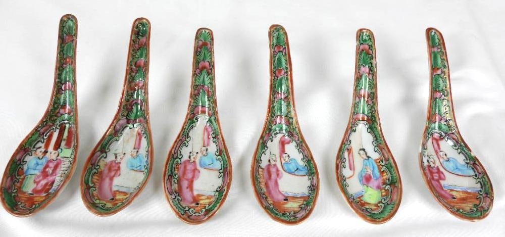 ANTIQUE CHINESE BOWL Famille Rose Medallion: ANTIQUE CHINESE BOWL: 19th -early 20th century Antique Hand painted Chinese bowl featuring a "Rose medallion" pattern on its face sectioned into 4 vignettes L6.5"xW6.5"xH1.5"