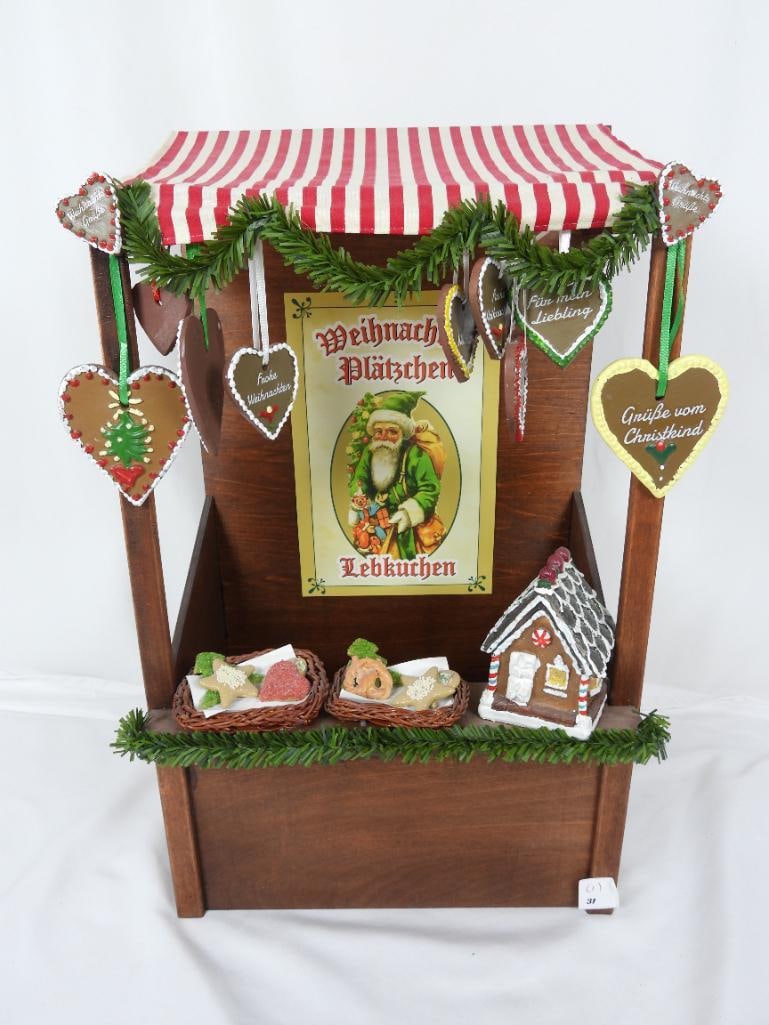 BYERS CHOICE GINGERBREAD MARKET STALL ACCESSORY: COLLECTABLE BYSERS CHOICE VENU SETTING: 1 Christmas gingerbread market stall selling festive cookies and gingerbread houses L11"xW5"xH18"