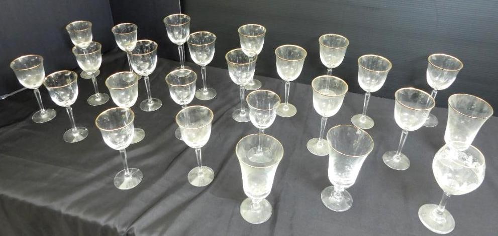 LOT OF 25 LENOX AND ONEIDA Gold rim GLASSES (1 of 3)