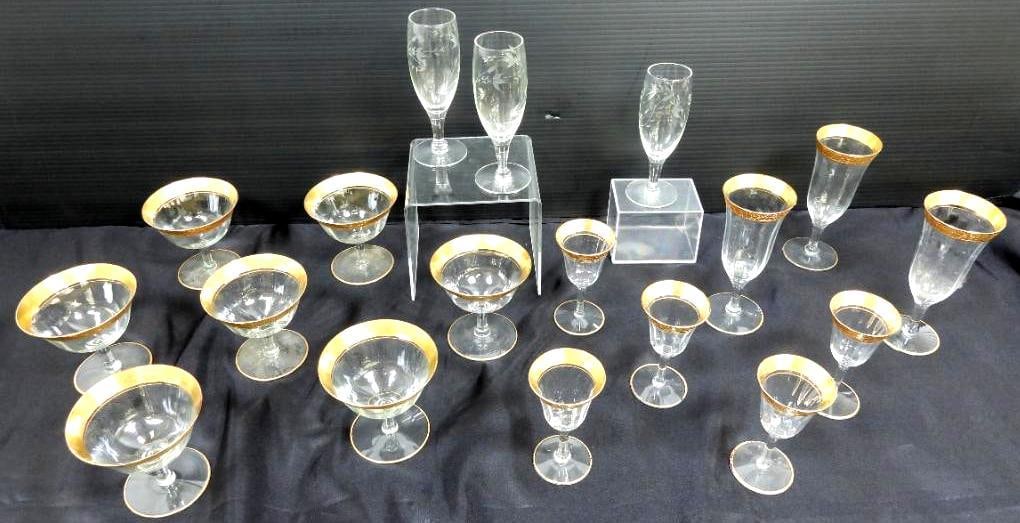 LOT OF 18 TIFFIN FRANCISCAN GLASSES (1 of 8)