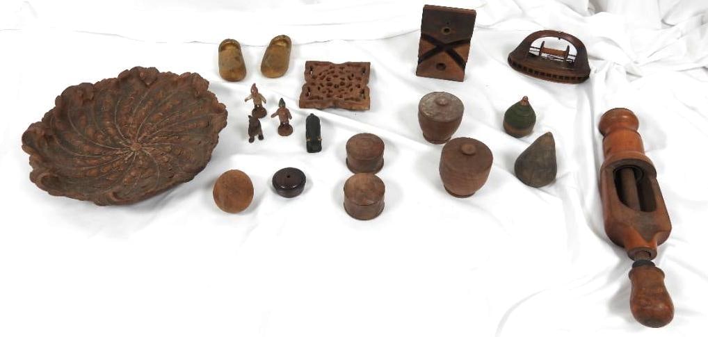 Box lot of 19 Primitive Vintage and Antique Wood D?cor, bowls, tools jars & figurines (1 of 9)