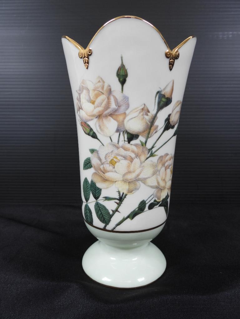 Goebel Smithsonian Collection Large Historical Botanical Rose vase in the box. (1 of 4)