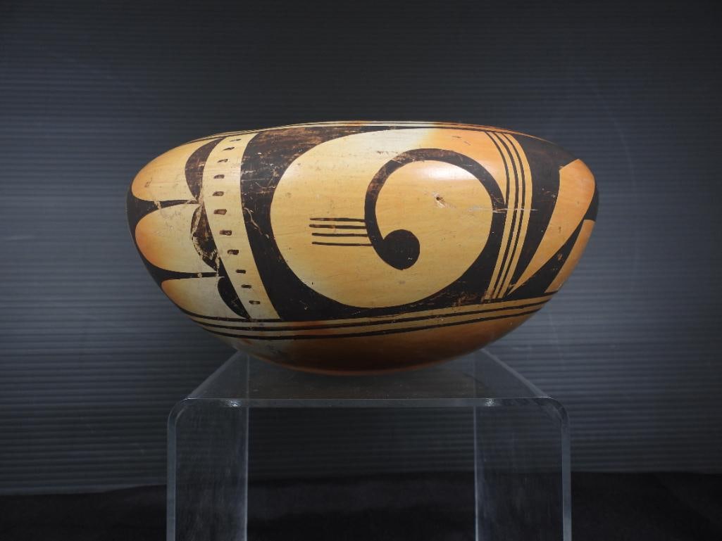 Vintage Hopi polychrome pottery bowl Hopi-Tewa people (1 of 4)