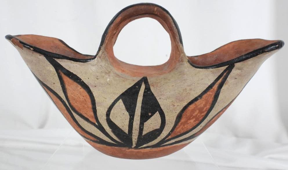 Vintage Santo Domingo Pueblo (KEWA) POLYCHROME VESSEL (1 of 2)