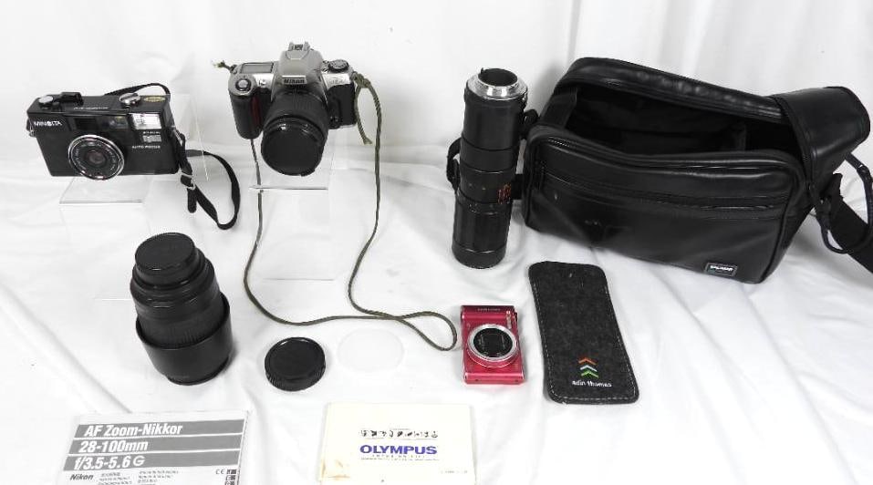 Lot of 3 cameras - Minolta, Nikon & Samsung & 2 lenses. (1 of 11)