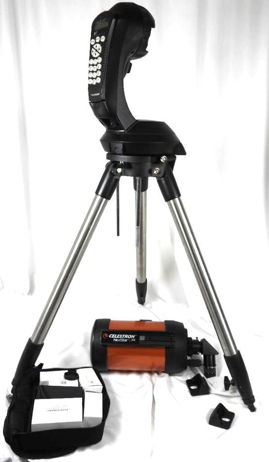 CELESTRON NexStar 5SE computerized telescope with stand (1 of 13)