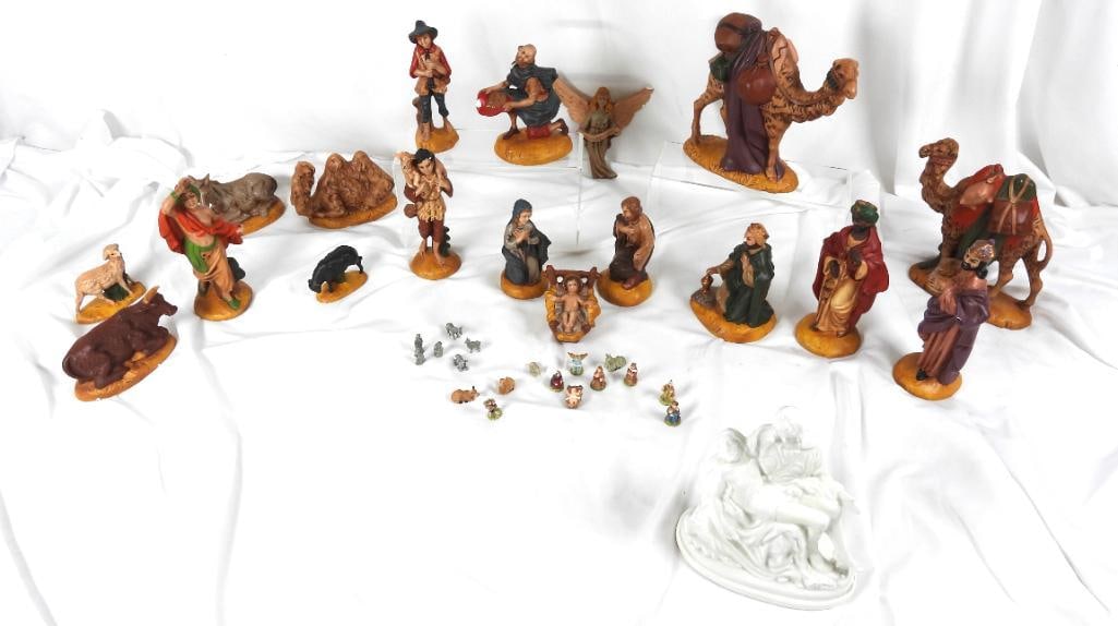 Lot of 21 Vintage Nativity Atlantic hand painted ceramics: 18 Items are ceramic hand painted of the classic nativity scene with slight damage and chips in some of the animals and the angel; also included are 2 sets of smaller nativity scenes and one white por