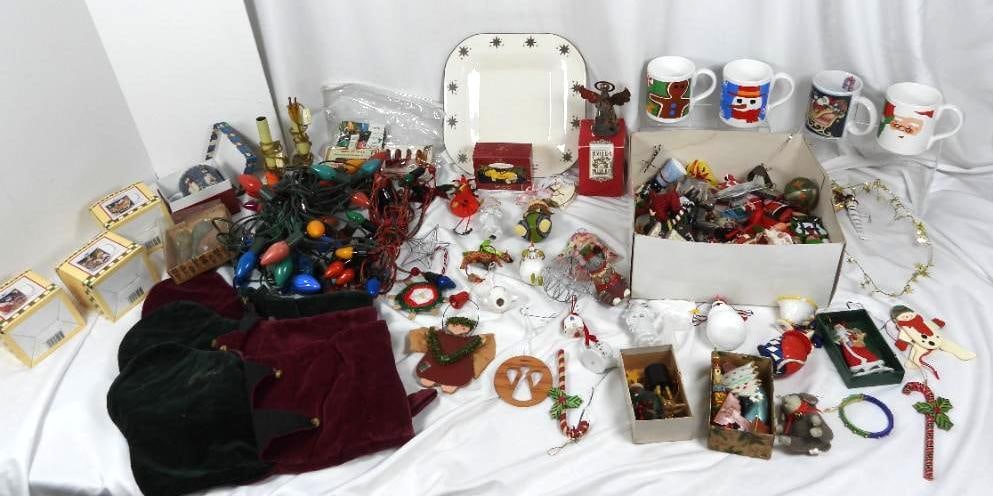 Lot of various Christmas ornaments and decor (1 of 10)