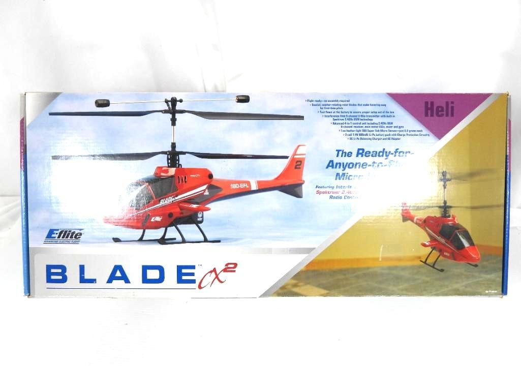 NEW in the box E-FLIGHT motorized helicopter (1 of 3)