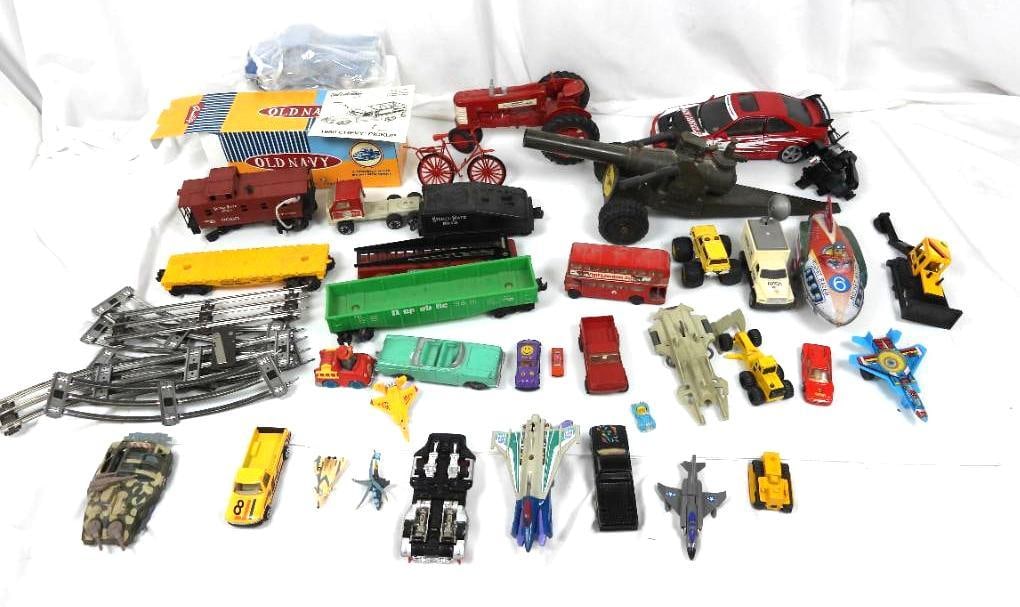 Vintage to modern Lot of Toy Trains Planes & automobiles (1 of 7)