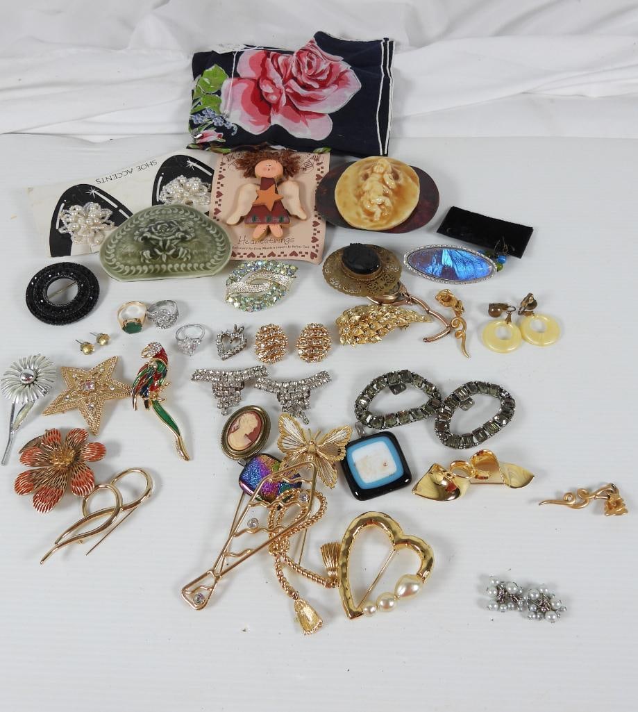 Lot of 39 Assorted vintage jewelry, rings, pendant, earrings +: Lot includes: 17 Brooches, 3 rings, 3 pendants, 2 vintage hankies, 3 pair shoe clips (1 is missing a match) 1 watch, 6 Earring pair and 2 scarf clips..000000000000000000000000000 with designers such a