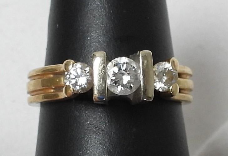 14kt yellow gold 3 diamond ring 4.4 grams (1 of 7)