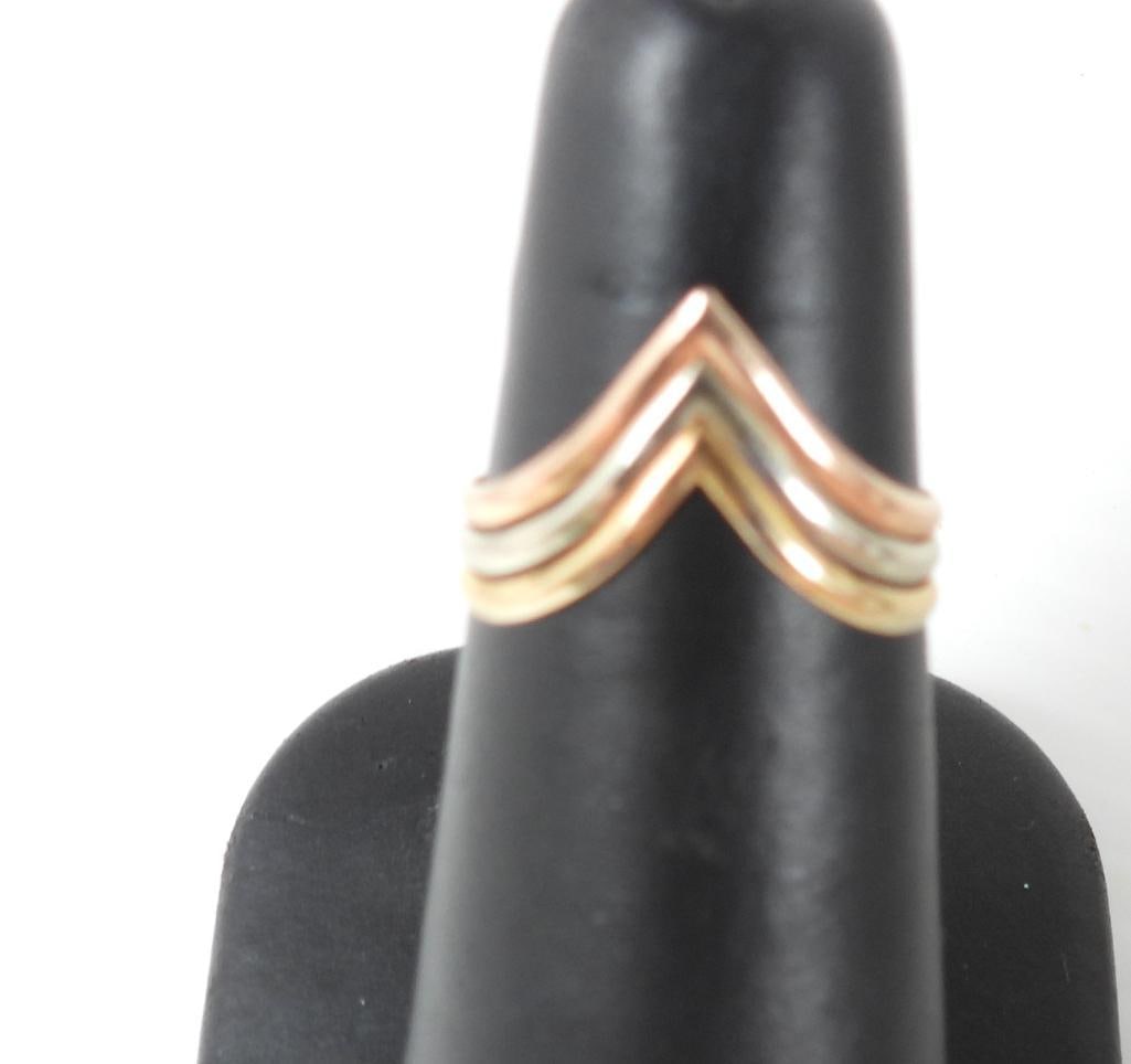 14KT ITALY Gold Tri Color chevron design Ring 1.2 grams: Size 5-3/4. Band width is 4.1 back to 4.3 top,