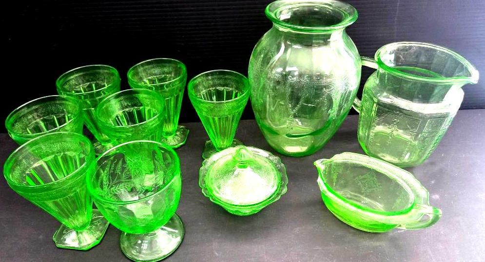 LOT OF 11 URANIUM DEPRESSION GLASS (1 of 6)