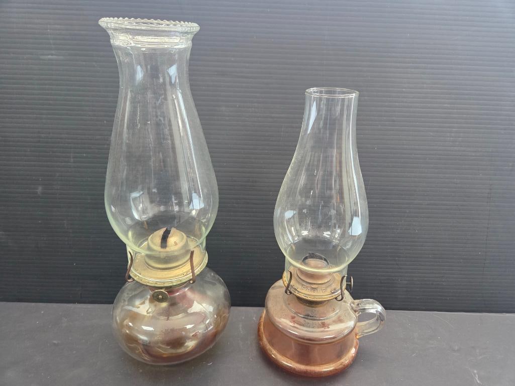 LOT OF 2 VINTAGE OIL LAMPS: Oil lamp is in great condition with each being 13" and 11" tall and comes with original cotton wick