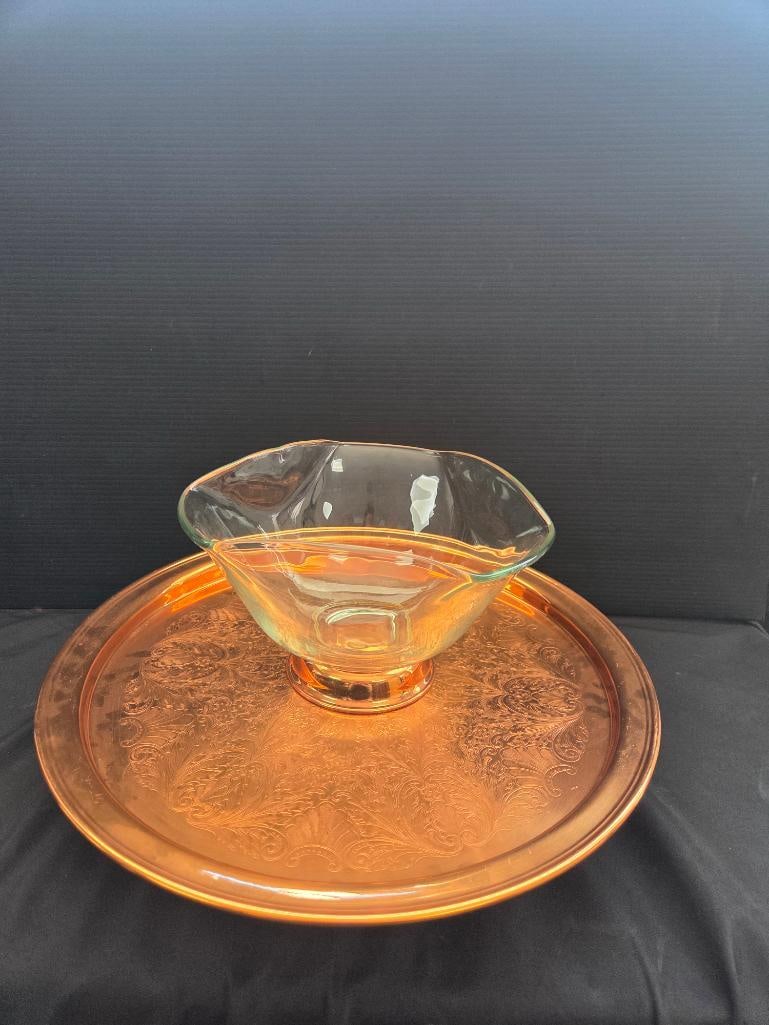 LOT OF 2 VINTAGE COPPER SERVING PLATTER/SERVING BOWL: Large solid copper serving platter 17" in diameter with regal floral patter and a raised rim for fruit or other appetizers, also included is a glass bowl with a similar copper base