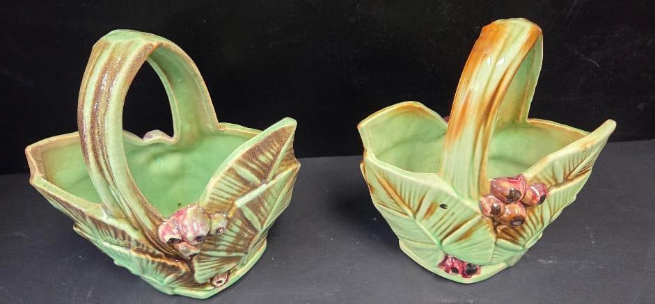 LOT OF 2 MCCOY VINTAGE CERAMIC BASKETS (1 of 7)