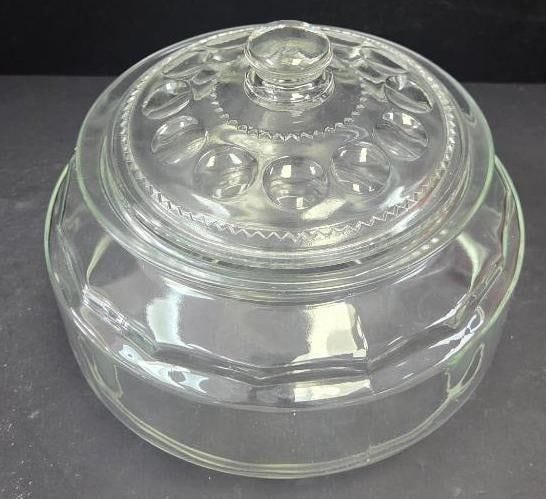 VINTAGE PYREX CASSAROLE DISH (1 of 2)