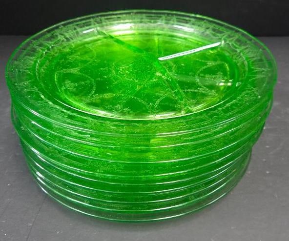 Set of Green Depression Glass Etched Dinner Plates (1 of 6)
