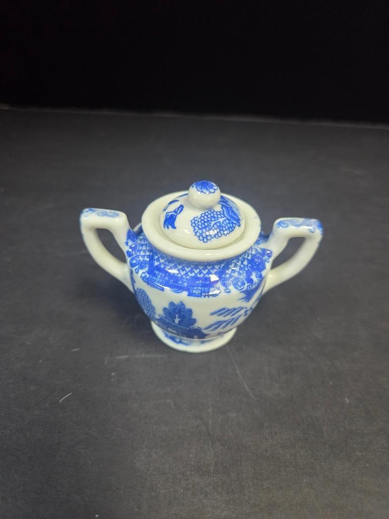 Blue Willow Pattern Luncheon Set, Large Grouping - 10