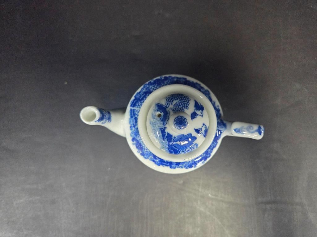 Blue Willow Pattern Luncheon Set, Large Grouping - 8