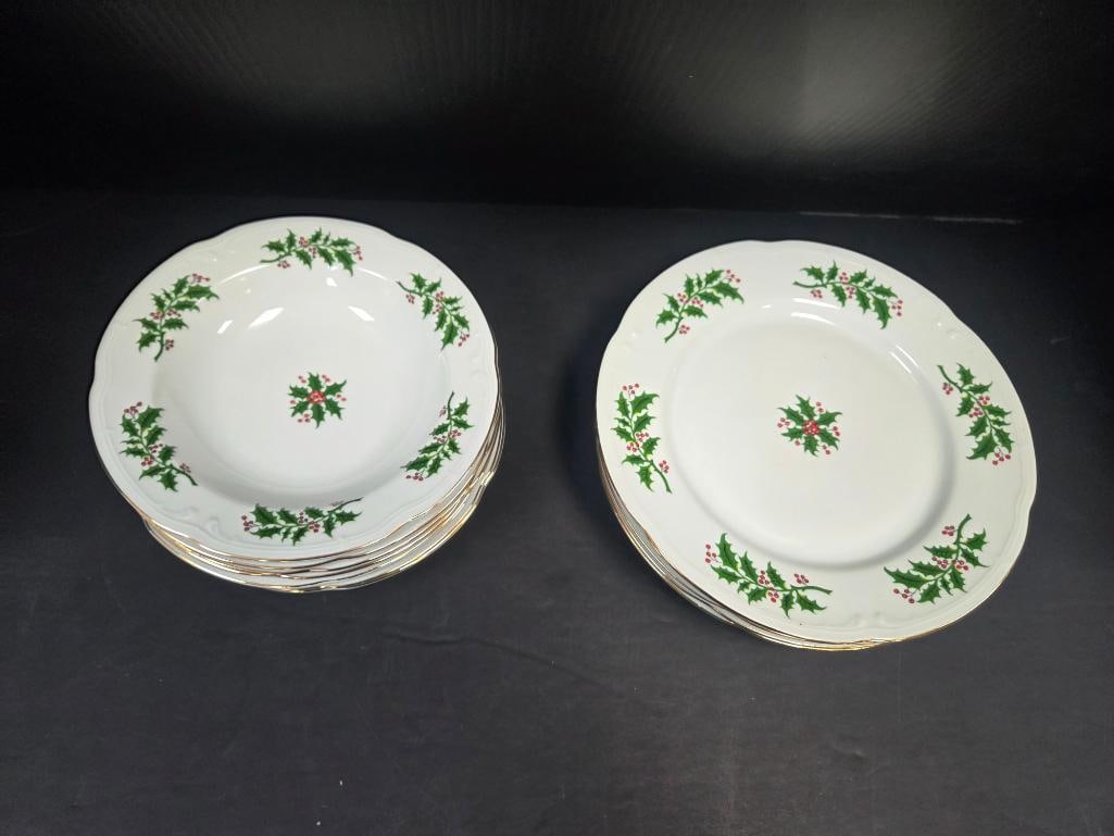 Christmas Holly Pattern Dinnerware and Decor, Large Multi-Maker Mixed Lot - 10