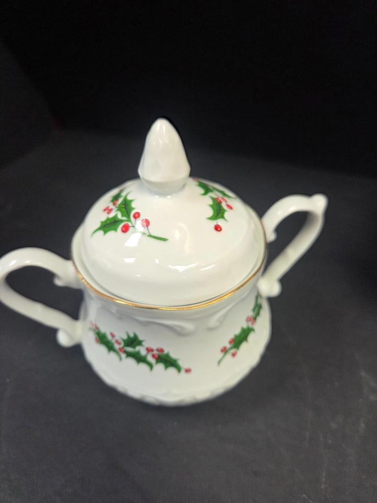 Christmas Holly Pattern Dinnerware and Decor, Large Multi-Maker Mixed Lot - 3