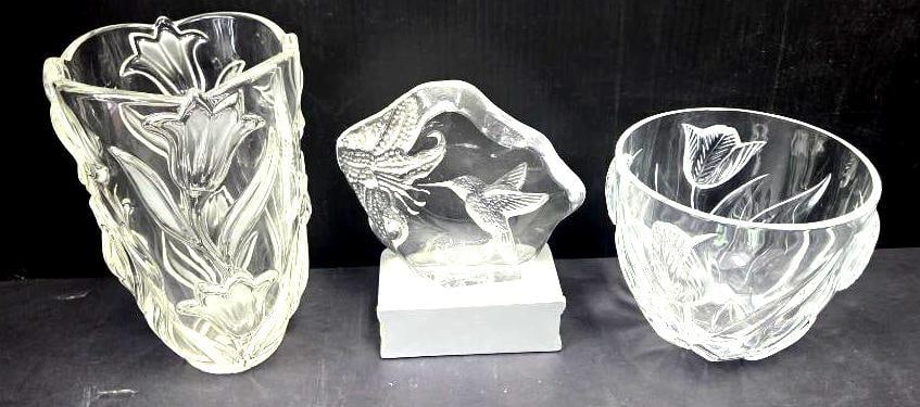 Crystal Vase Grouping, Three Pieces: Clear pressed glass vase with tulip and lily motif, scalloped rim, approx. 8" H, no maker's mark visible, together with a frosted/clear glass sculpture of a hummingbird and spider lily mounted on a