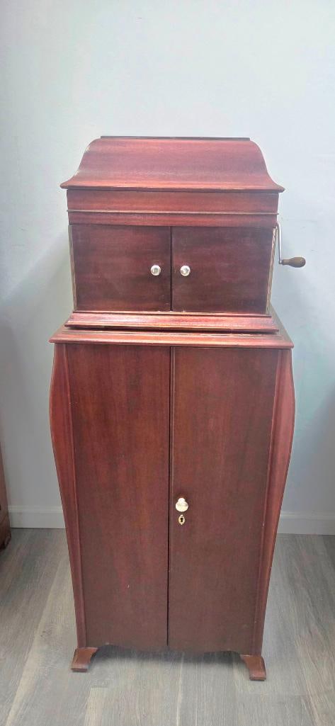 Victrola Phonograph, Small Cabinets, and Toy Train Set (1 of 10)