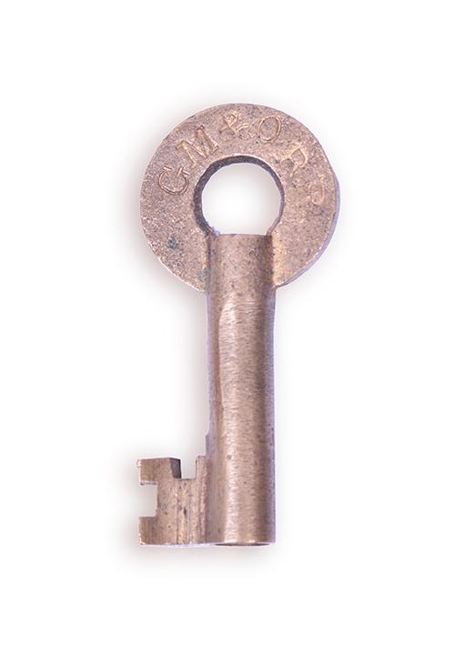 Gulf Mobile & Ohio Railroad Key: Gulf Mobile & Ohio Railroad Key Gulf Mobile & Ohio Railroad Key. Stamped GM&O RR w/ serial number 9120. Good condition