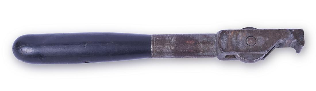 Railroad locomotive independent brake handle: Railroad locomotive independent brake handle Railroad locomotive independent brake handle. Style with hook and roller end. Measures 9" long.