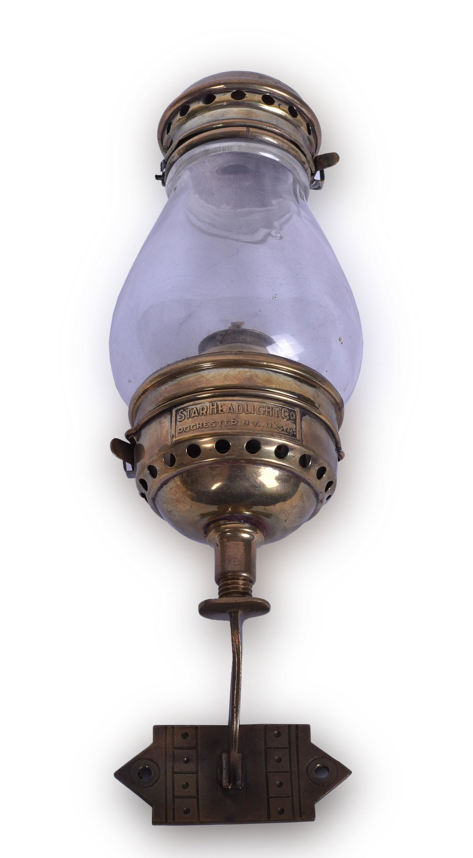 Star Headlight Co. Brass Oil Wall Lamp: Star Headlight Co. Brass Oil Wall Lamp Star Headlight Co. Brass Oil Wall Lamp. Includes "Star Headlight Co. Rochester NY USA" embossed on the front. Clean condition, small defect on the globe glass. M