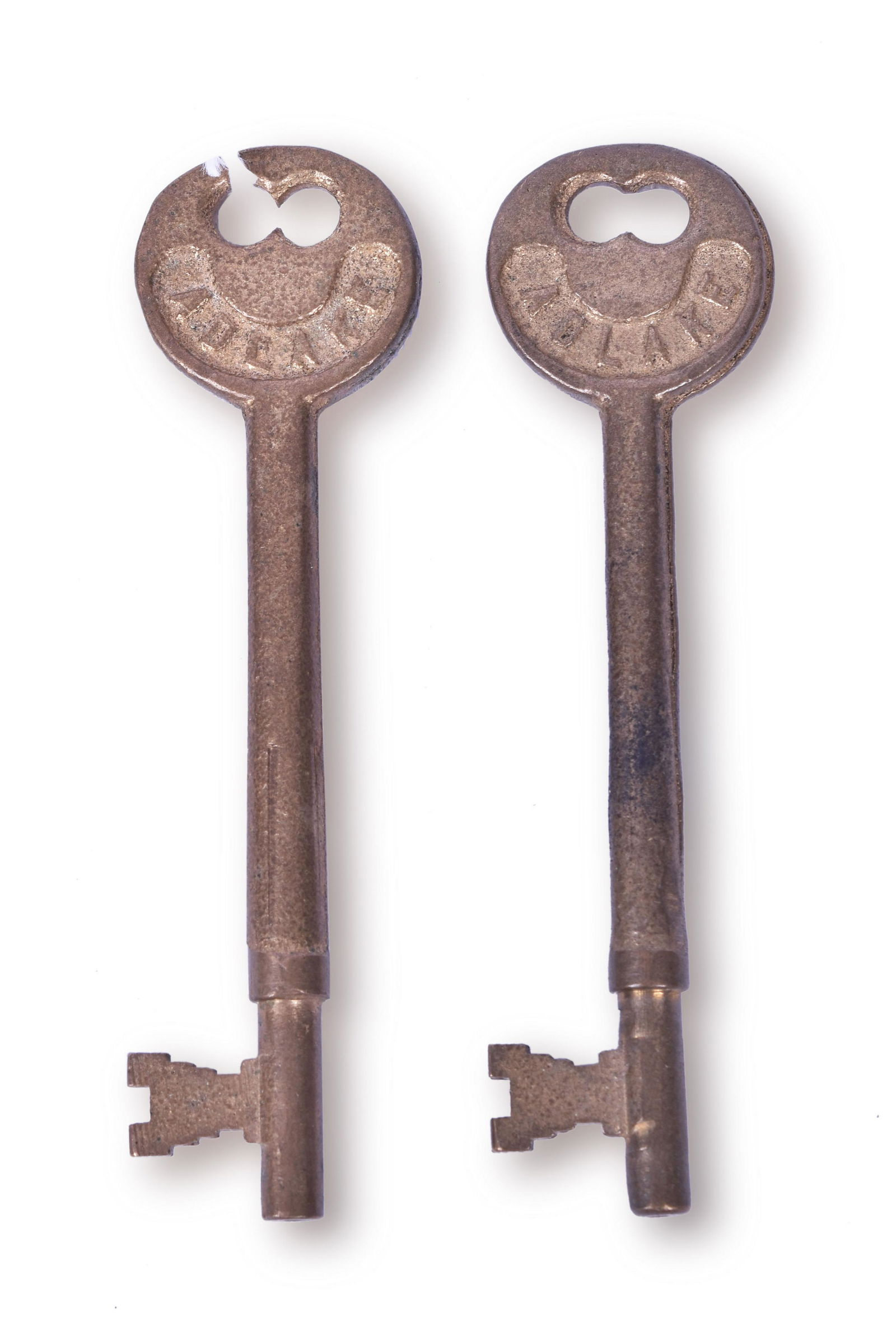 Pair of Adlake Unmarked Railroad Caboose and / or Coach: Pair of Adlake Unmarked Railroad Caboose and / or Coach Keys Pair of Adlake Unmarked Railroad Caboose and / or Coach Keys. One marked A124 w/ serial number 9337826 on the reverse, the other unmarked.
