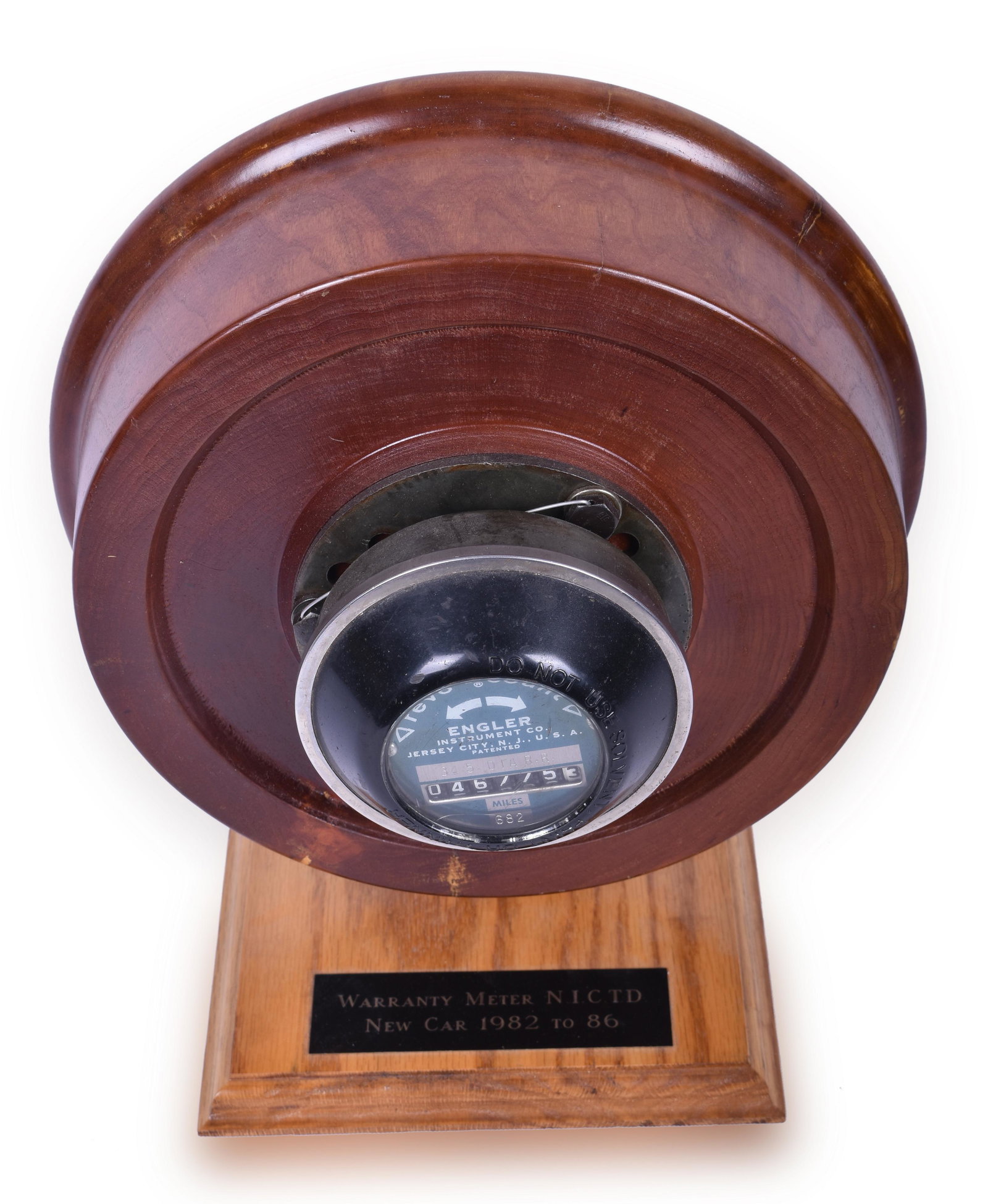Custom Chicago, South Shore, & South Bend Railroad: Custom Chicago, South Shore, & South Bend Railroad Nippon Sharyo Car Warranty Meter Display Unique custom wooden built warranty meter from the NICTD / Nippon Sharyo cars which was employed from 1982 -