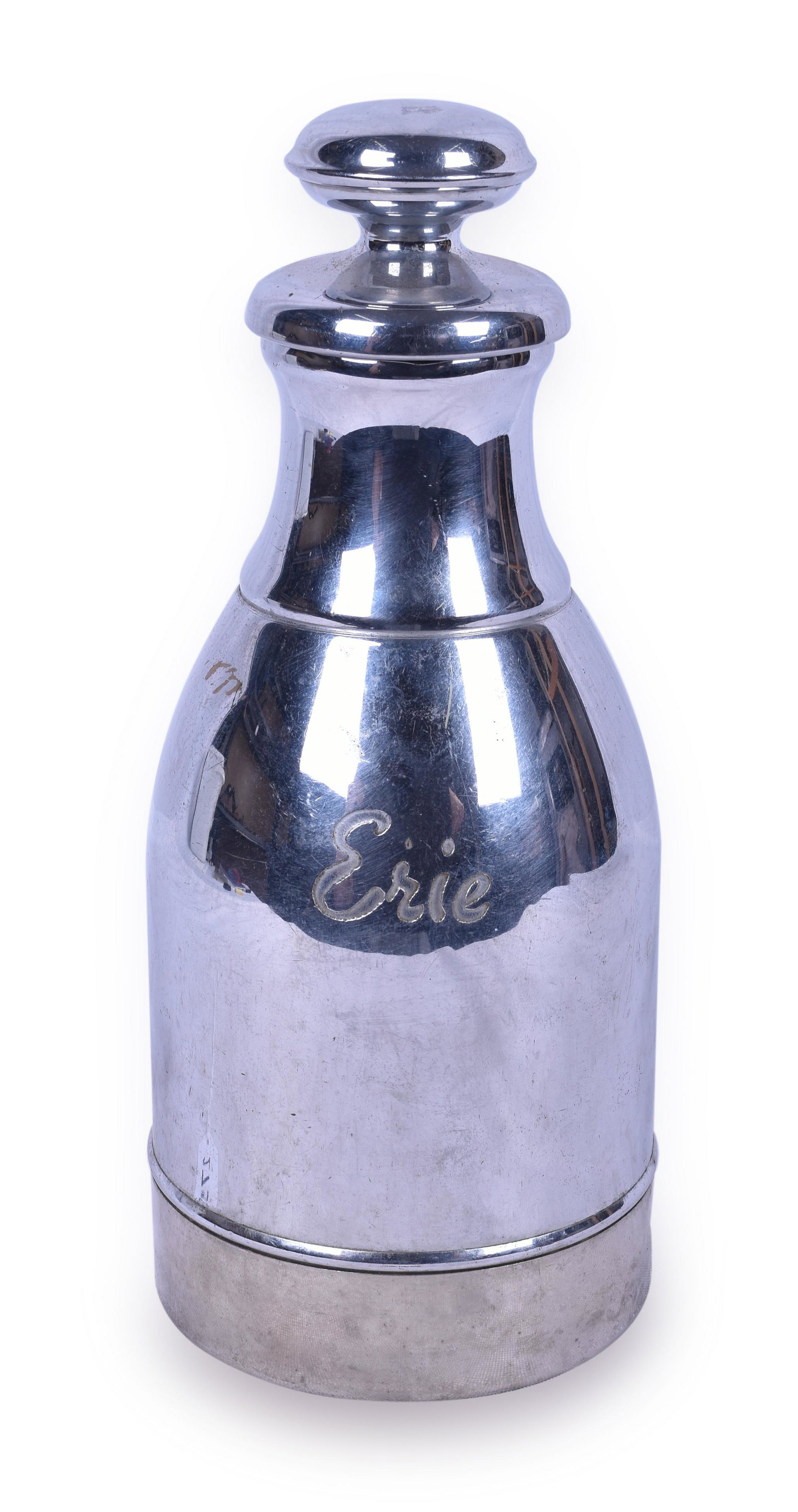 Stanley Erie Railroad Super Vac Thermos: Stanley Erie Railroad Super Vac Thermos Side of the Thermos is stamped with Erie and has a two very minor dents. The surface is clean with only a few minor light scratches from wear.