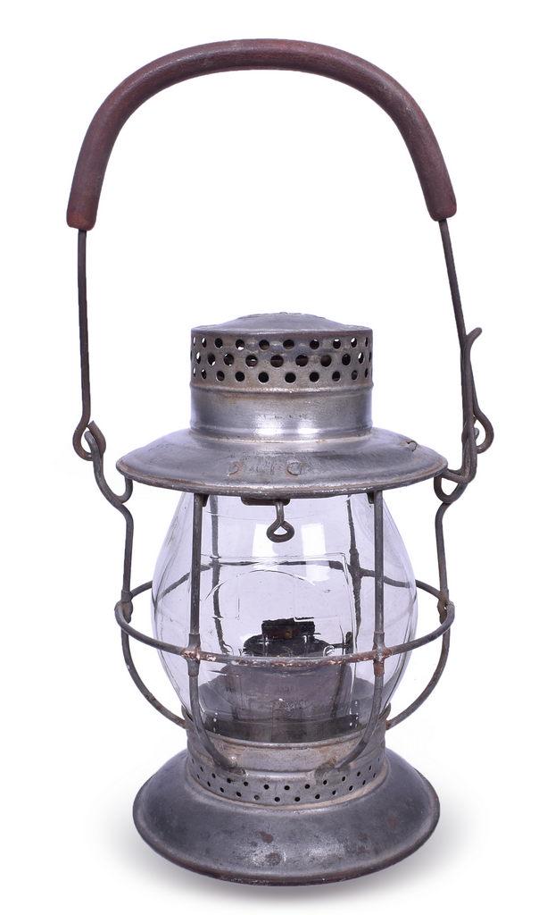 Dietz No. 39 Atchison, Topeka and Santa Fe Railway Lantern w/ Clear Cast Globe (1 of 6)