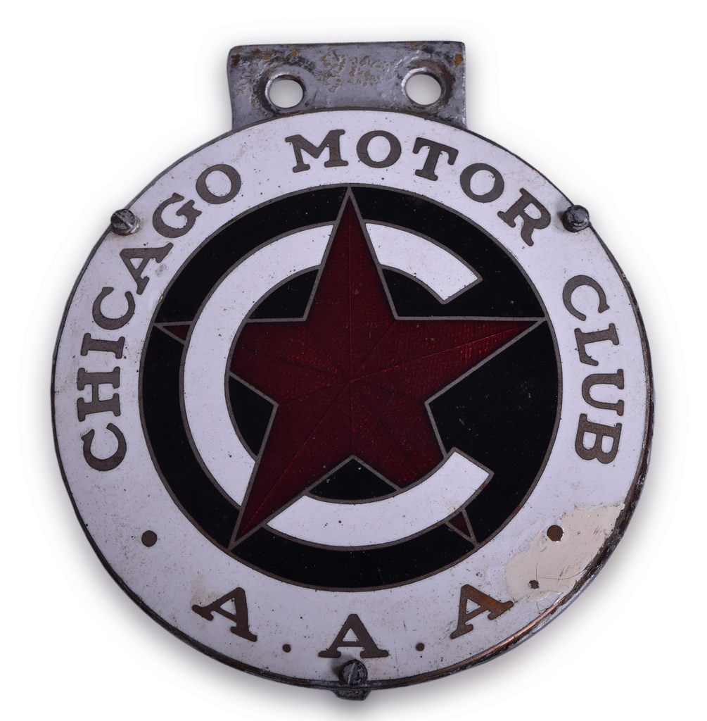 AAA Chicago Motor Club Enameled Badge / License Plate Topper (1 of 4)