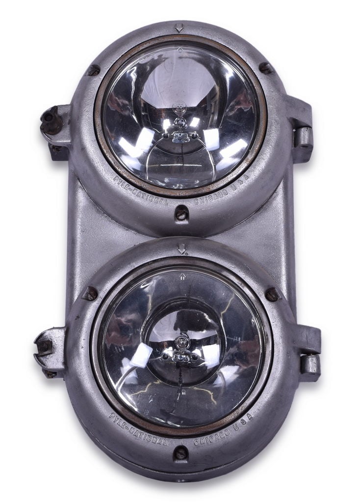 Pyle National Railroad Locomotive Headlight (1 of 4)