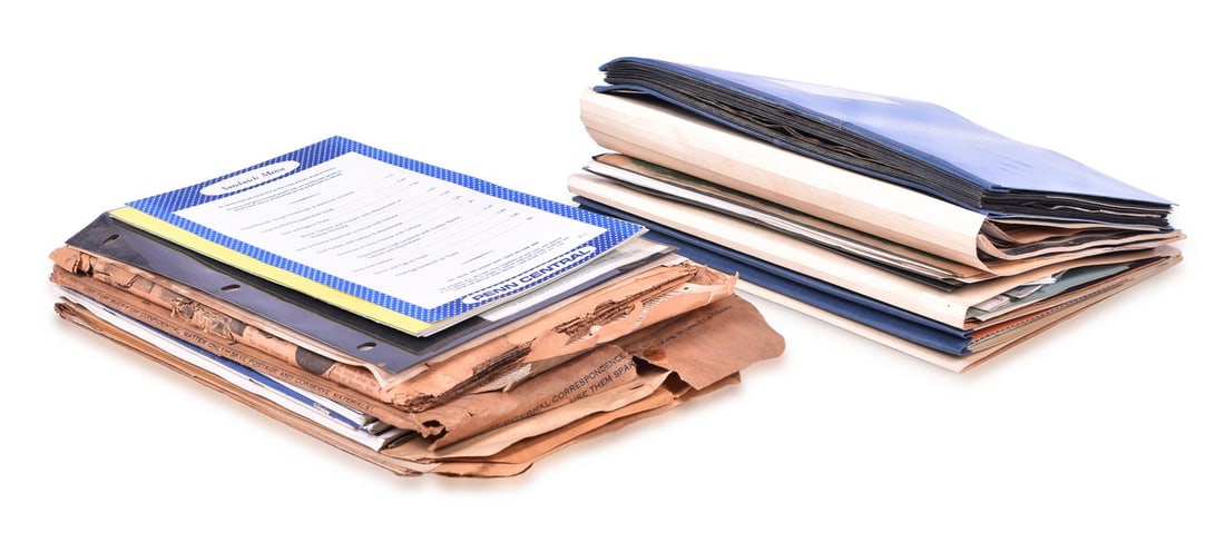 Mixed Group of Railroad Paper - Menus, Timetables, Travel Brochures, Annuals Reports, Employee (1 of 4)