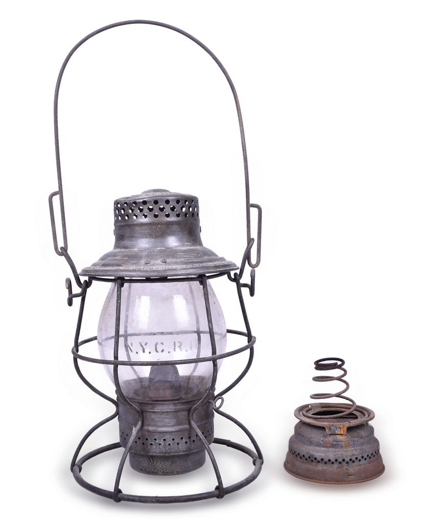 Adlake Kero 100 New York Central Railroad Lantern w/ Clear Etched Globe (1 of 4)