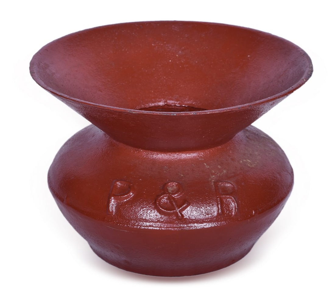 Philadelphia and Reading Cast Iron Spittoon / Cuspidor (1 of 2)