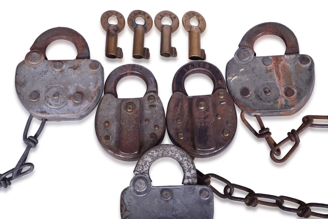 Five Louisville and Nashville Railroad Steel Locks and Four Brass Keys (1 of 2)